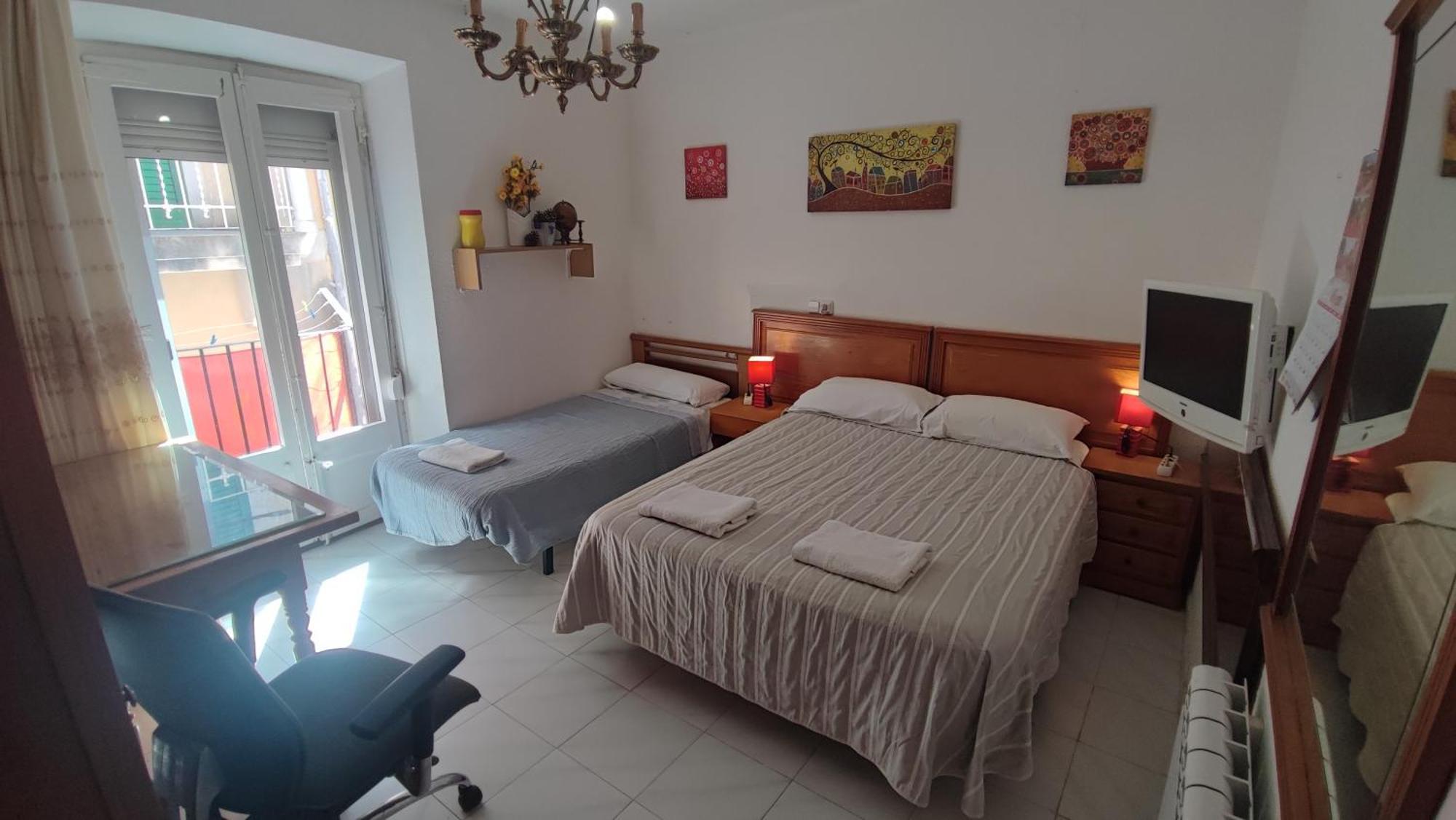 Apartment & Rooms Constanti Bagian luar foto