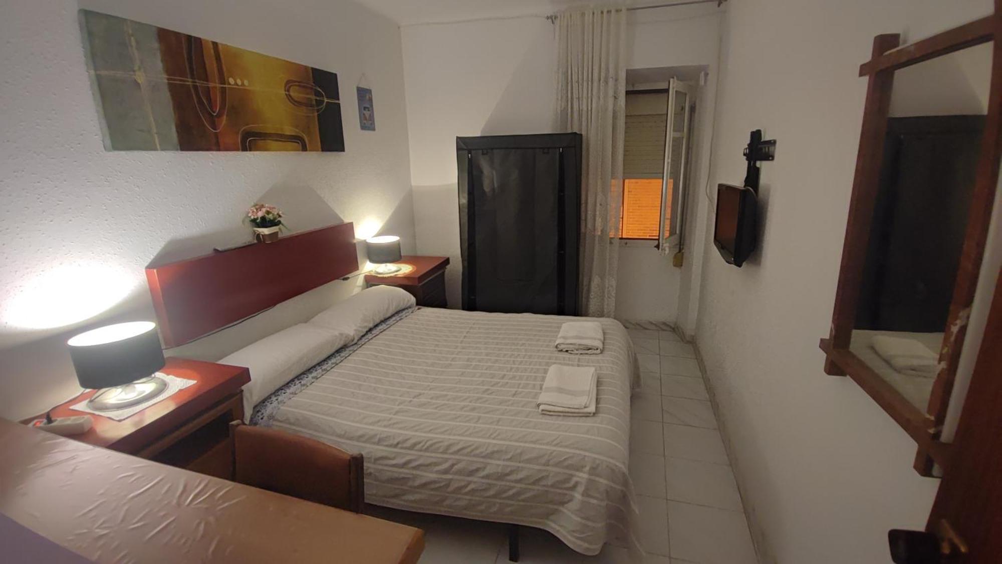 Apartment & Rooms Constanti Bagian luar foto